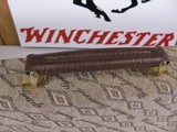 8032 Winchester 101 Diamond Grade case. The slot where the barrels go measure
34”. It has keys and blocks. Very good condition. See pictures. - 6 of 13