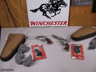 8042
Ruger New Vaquero 2 gun set consecutive serial numbers, 357 mag, 5 1/2 barrel, polished stainless finish, Hogue New Vaquero smooth grips, includ