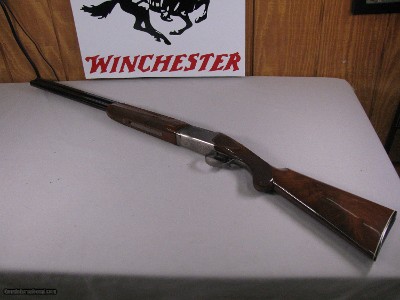8080
Winchester 101 Pigeon 12 GA, 26” Barrels, IC/MOD, Round Knob, Winchester but plate, Hard to find in this configuration, Rose and scroll engraved