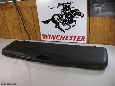 8784
Black Gun Case, 36” Barrel Compartment, Semi-Automatic case. May fit others