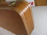 8827
Browning Hartmann shotgun case. Will take up to a 30” barrel. Has the original paperwork with it. It is used case and shows some wear. This is v - 10 of 15