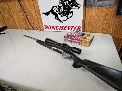 8872
Browning X-Bolt 30-06 Stainless steel barrel, Carbon Fiber looking stock and forearm, 23 “ Barrel, Sling posts, 98% condition, Also comes with a