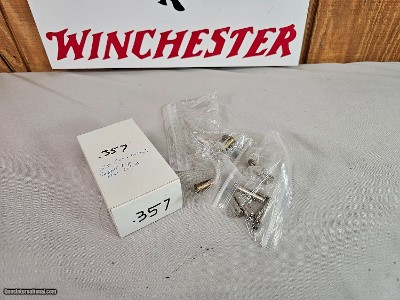 8916
357 Ammo Lot
49-357 Mag Winchester ammo Lead top. 5 rounds 357 Mag R.P. Copper and lead