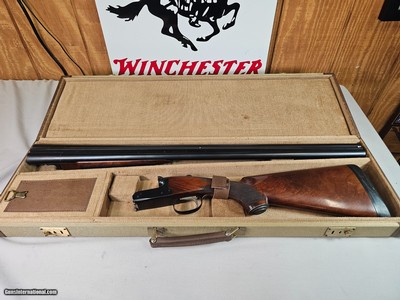 9001
Winchester 23 HEAVY DUCK S/N 135. only 500 made! 12 gauge, 30 inch barrels full/full, 3 inch. 14 1/4 LOP, 95% condition with case. single selec