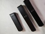 8996 IMI Uzi Pistol 9MM, 3 Mags, 2 are high capacity, in original box,
More pictures at dawsonsdoubles.com - 15 of 18
