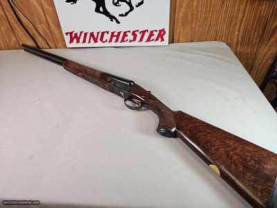 9010
Winchester 23 Classic 12 Gauge, Like new in box ! 26” Barrels, LOP 14 3/8, IC/Mod, 3’ Chambers, Ejectors, Pistol Grip, factory butt pad, Vent ri
