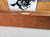 9027
Browning Hartmann shotgun case, It has the keys with it. Great condition case in and out! Up to a 30