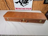 9027
Browning Hartmann shotgun case, It has the keys with it. Great condition case in and out! Up to a 30