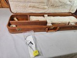 9027
Browning Hartmann shotgun case, It has the keys with it. Great condition case in and out! Up to a 30