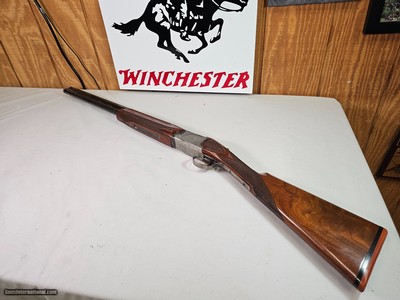 9028 Winchester 101 Pigeon Feather Weight, 12 Gauge, 26” barrels, straight grip,
Screw in Winchokes, IC/Mod is it in now, All original, ejectors, bor