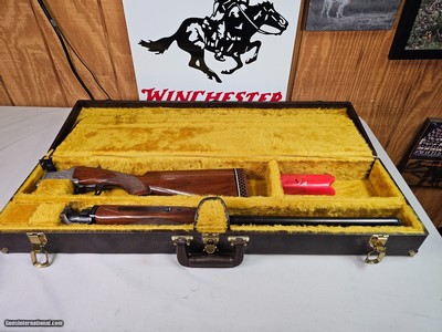 9033 Winchester 101 XTR Lightweight, 12 Gauge, 3”, Winchoke with 4 chokes (2X Skeet, Full and Mod). Pistol Grip, 27 “ Barrels, 14 1/4 LOP, 97%. Come i