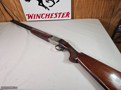 9044 Winchester 101 XTR Lightweight, 12 Gauge, 28” Vent rib barrel, High viz site, original butt plate, Fixed Mod/Full chokes, ejectors, pistol grip,