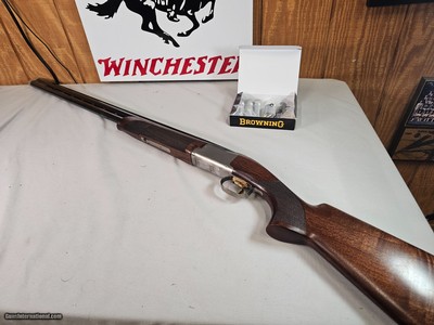 9025
Browning Citori 725 Sporting, NEW 12 Gauge, 32” vent rib barrels, 5 invector DS chokes, Butt pad, pistol grip, all the accessories are there, tr