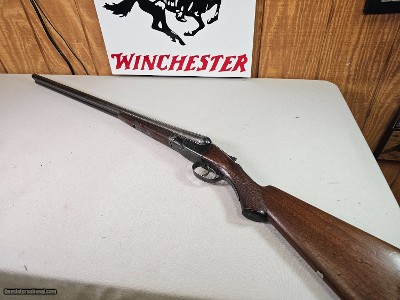 9076
Parker V Model, 12 Gauge, 30” Barrels, MOD/FULL, Small dent on barrel, repair on side panel, Vulcan steel barrel, double trigger, extractors, cr