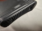 9100 Smith & Wesson M+P 10, 308 Cal, Performance center, optics ready, ambidextrous,
mag pull stock, picatinny rail, 99%.. NO MAG.. More pictures at - 3 of 21