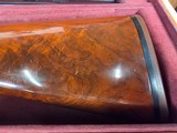 9193
Winchester 101 Super Pigeon 12 GA, 27” Barrels, 7 Winchokes (SK, IC, M, IM,
Full, X-full, CL) 2 pouches and wrench, 7 Gold Images, 2 gold duck - 2 of 25