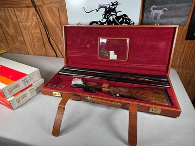9194 Winchester 23 CUSTOM 2 BARREL HUNT SET WBS, 28 gauge and 20 Gauge barrels,
both are 26 inch barrels, both are ic/mod, raised solid rib, ejectors