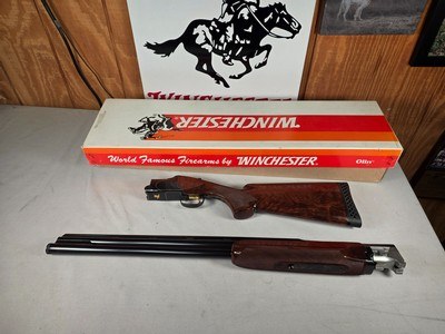 9202
Winchester 101 Pigeon Live Bird, 12 Gauge, 28” Barrels, Winchoke bottom barrel, with M/F, IC, screw in chokes, bottom barrel is fixed X-Full, pi