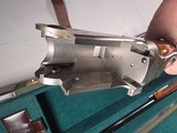 9196
SKB 605 20 Gauge, 28” barrels, NIB, Ducks Unlimited Shotgun, Screw in chokes X 3, and choke wrench, gold inlays, beautiful wood, butt pad, pist - 19 of 25