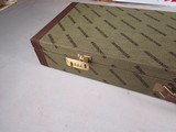 9218
Winchester green hard trunk style shotgun case, double barrel case, will hold two barrels up to 29”, beautiful like new condition. More pictures - 16 of 20
