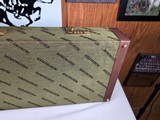 9218
Winchester green hard trunk style shotgun case, double barrel case, will hold two barrels up to 29”, beautiful like new condition. More pictures - 17 of 20