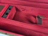 9218
Winchester green hard trunk style shotgun case, double barrel case, will hold two barrels up to 29”, beautiful like new condition. More pictures - 5 of 20