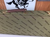 9218
Winchester green hard trunk style shotgun case, double barrel case, will hold two barrels up to 29”, beautiful like new condition. More pictures - 18 of 20