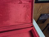 9218
Winchester green hard trunk style shotgun case, double barrel case, will hold two barrels up to 29”, beautiful like new condition. More pictures - 3 of 20
