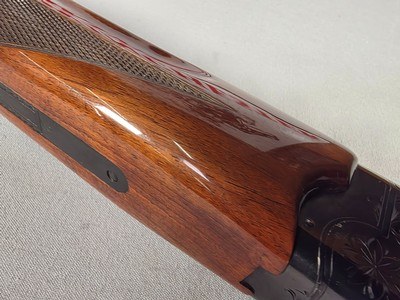 9231
Nikko 5000 (like 101), 20 Gauge, 26” barrels, IC/Mod, raised gold Eagle Head on receiver, front brass bead, butt plate, 100% original, 14 1/4 LO