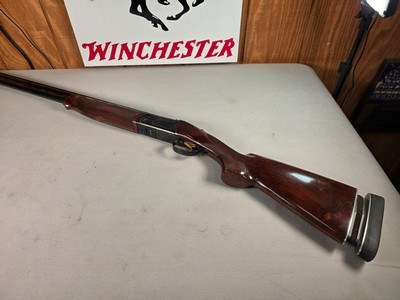9246
Fair, Jubilee 700, 12 Gauge, Mde in Italy, Full/Full, 30” Barrels, 14 1/2 LOP, Adjustable pad, vent rib, Blue with gold trim, gold single trigge