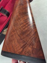 9261
Winchester 101 lightweight 20 Gauge, 27” barrels, 2 screw in Winchokes, IC/MOD, vent rib, round knob, 14 1/4 LOP, Comes with the correct box and - 18 of 25