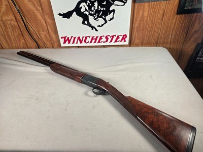 9275
Classic Doubles- Classic 101 Field , IC/MOD screw in chokes, 20 Gauge, 2 3/4 and 3” chambers, straight grip, vent rib, ejectors, will take Winch