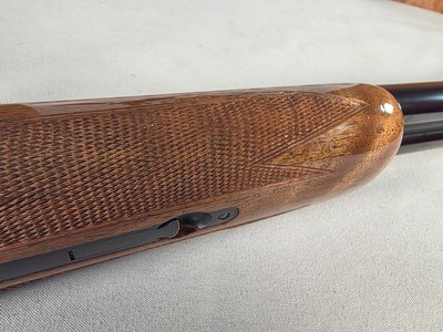 9277 Browning BSS 12 Gauge, 26” Barrels, IC/Mod, single non selective trigger, pistol grip, 14 1/4 LOP,
Pachmayer white line pad, AA++ tiger stripped