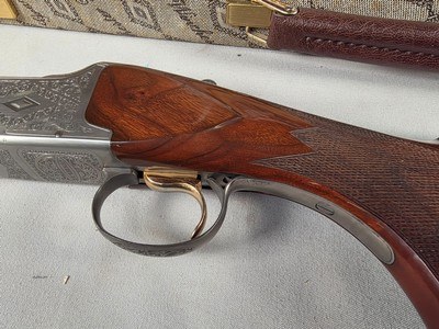9306Winchester 101 Diamond Grade Skeet 12 Gauge, ported barrels factory, pistol grip, Winchester butt pad, vent rib, gold trigger, 28” Barrels, 2 3/