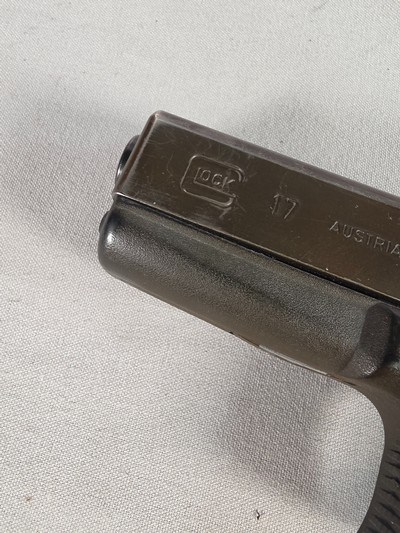 9327Glock model 17, faded OD Green,semi auto pistol 9mm ( 9x19), one 17 round magazine, fixed sites, all original, SN# HV602,More pictures at Da - Image 8 of 17