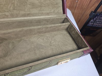 9336Winchester Hard trunk style shotgun case, Green, has keys, will hold up to a 28.5 barrel. For the Winchester Model 23 or 101, More pictures at D - Image 8 of 15