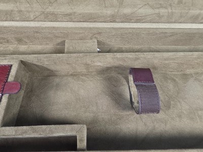 9336Winchester Hard trunk style shotgun case, Green, has keys, will hold up to a 28.5 barrel. For the Winchester Model 23 or 101, More pictures at D - Image 10 of 15