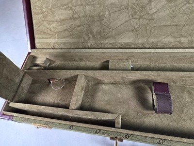 9336Winchester Hard trunk style shotgun case, Green, has keys, will hold up to a 28.5 barrel. For the Winchester Model 23 or 101, More pictures at D - Image 14 of 15