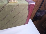9336Winchester Hard trunk style shotgun case, Green, has keys, will hold up to a 28.5 barrel. For the Winchester Model 23 or 101, More pictures at D - Image 6 of 15