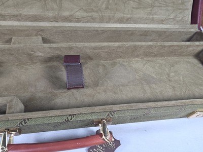 9336Winchester Hard trunk style shotgun case, Green, has keys, will hold up to a 28.5 barrel. For the Winchester Model 23 or 101, More pictures at D - Image 9 of 15