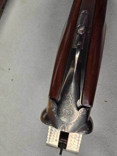 9339Winchester Model 23 Pigeon grade XTR, 20 gauge with screw in Winchokes, (Rare), comes with 3flush chokes, (Mod, Full, IC), 3” chambers, 26” ba - Image 11 of 25