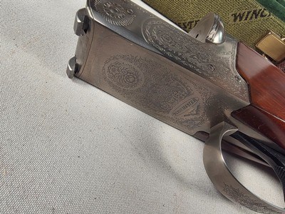 9339Winchester Model 23 Pigeon grade XTR, 20 gauge with screw in Winchokes, (Rare), comes with 3flush chokes, (Mod, Full, IC), 3” chambers, 26” ba - Image 8 of 25
