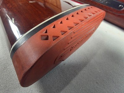 9341Winchester 101 12 Gauge 30” field/field chokes, very rare in this configuration, 2 3/4 + 3” chambers, vent rib, brass beads, Winchester butt pad - Image 4 of 25
