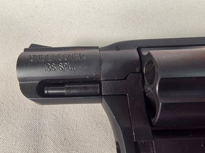 9361Charter Arms Undercover, 38 Special, Rubber Grips, revolver, Blue, 5 shot. More pictures at DawsonsDoubles DOT COM - Image 6 of 9