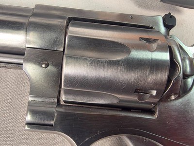 9350Ruger Red Hawk 45 Colt Auto, 4” Barrel, Wood Grips, adjustable site, revolver, stainless, With original plastic case, paperwork. More pictures a - Image 4 of 17