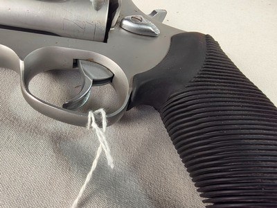 9358Taurus The Judge, 45 LC or 410 Gauge, 3” Barrel, Stainless, Rubber Grips, high viz sights, More pictures at DawsonsDoubles DOT COM - Image 7 of 14