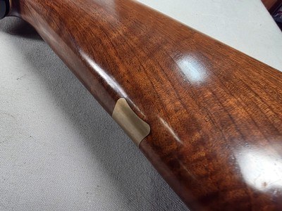 9365Ithaca trap model, 12 gauge, 2 3/4 chamber, vent rib, gold trigger, engraved, pistol grip, butt pad, 34” barrel, 14 1/4 LOP, ful choke single sh - Image 4 of 16