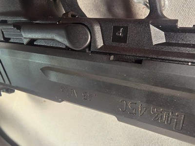 9345H&K 45C, 45 auto, 10 capacity Mag, green high viz sight, rail on bottom for light or Laser, threaded barrel, 4.5 barrel,More pictures at Daws - Image 10 of 18