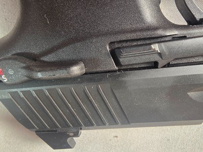 9345H&K 45C, 45 auto, 10 capacity Mag, green high viz sight, rail on bottom for light or Laser, threaded barrel, 4.5 barrel,More pictures at Daws - Image 4 of 18