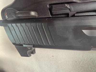 9345H&K 45C, 45 auto, 10 capacity Mag, green high viz sight, rail on bottom for light or Laser, threaded barrel, 4.5 barrel,More pictures at Daws - Image 9 of 18
